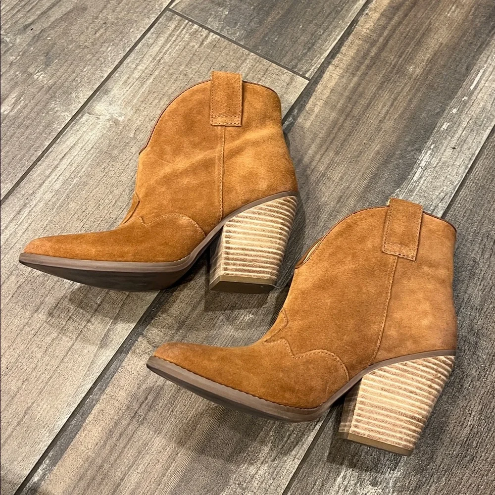 Dingo Brown Suede Ankle Boots - Picture 5 of 8